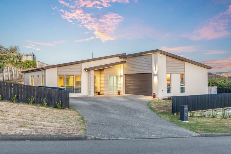 Photo of property in 33 Kahurangi Heights, Aotea, Porirua, 5024