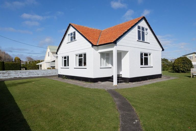 Photo of property in 87 Queen Street, Waitara, 4320