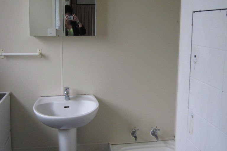 Photo of property in 15 Ihle Street, Terrace End, Palmerston North, 4410