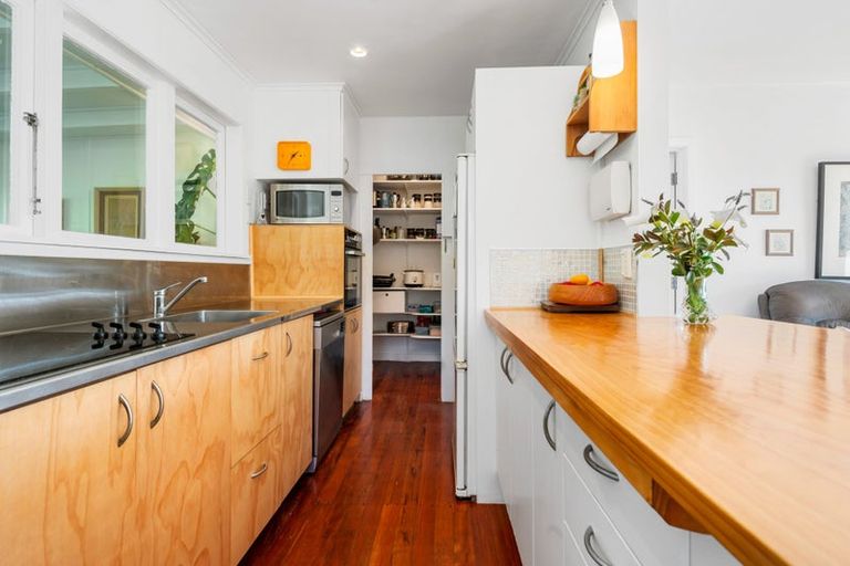 Photo of property in 18 Alexander Avenue, Torbay, Auckland, 0630