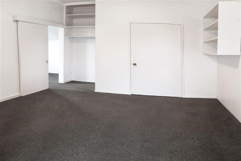 Photo of property in 242 Centreway Road, Orewa, 0931