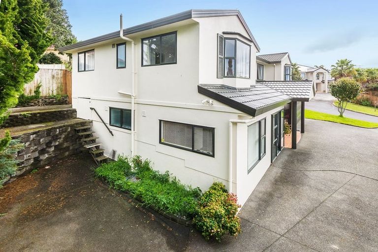 Photo of property in 12 Egret Court, Unsworth Heights, Auckland, 0632