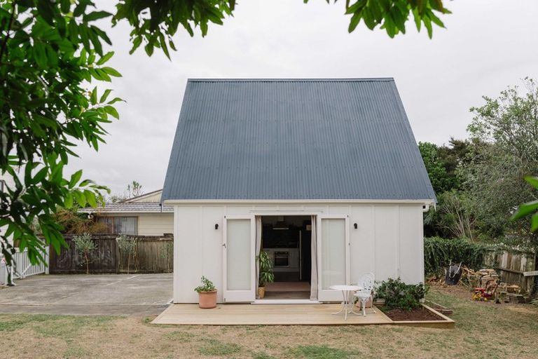 Photo of property in 5 Montego Place, Weymouth, Auckland, 2103