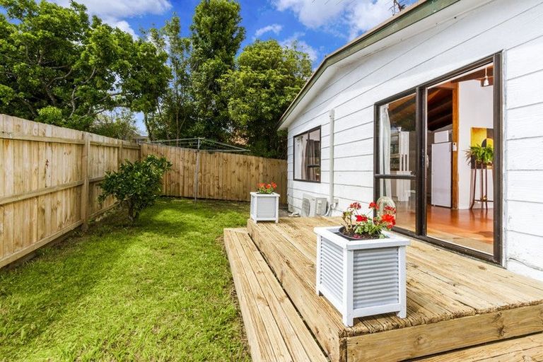 Photo of property in 1/65 Stanley Road, Glenfield, Auckland, 0629