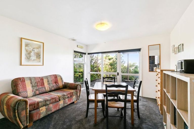 Photo of property in 3 Countess Close, Maupuia, Wellington, 6022