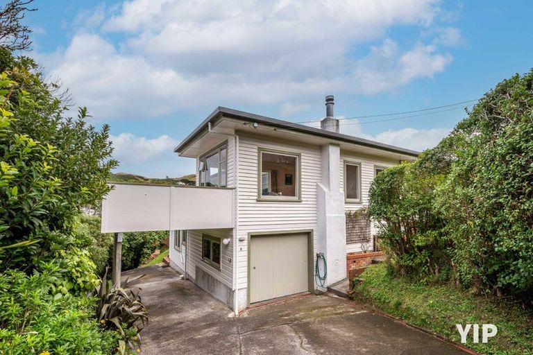 Photo of property in 9 Birch Street, Johnsonville, Wellington, 6037