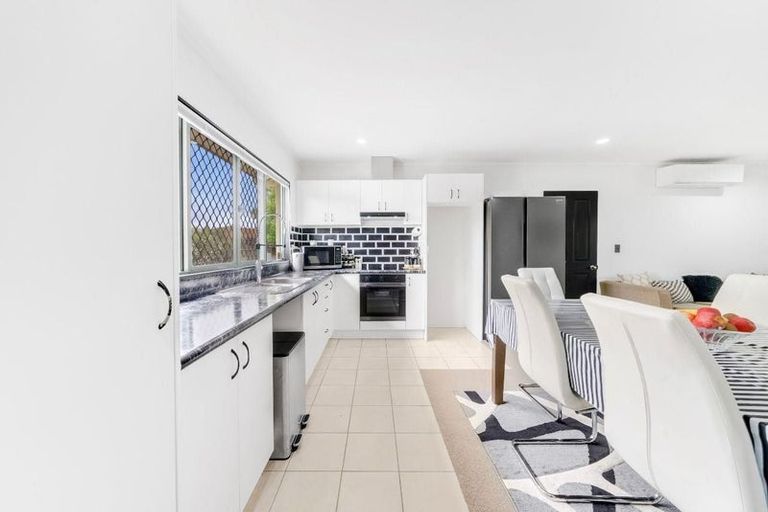 Photo of property in 11c Sturges Road, Henderson, Auckland, 0612