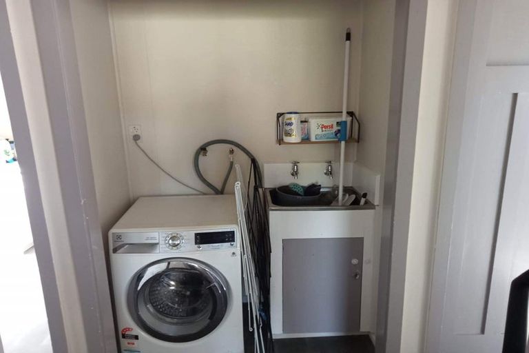 Photo of property in 5 Domett Street, Waitara, 4320