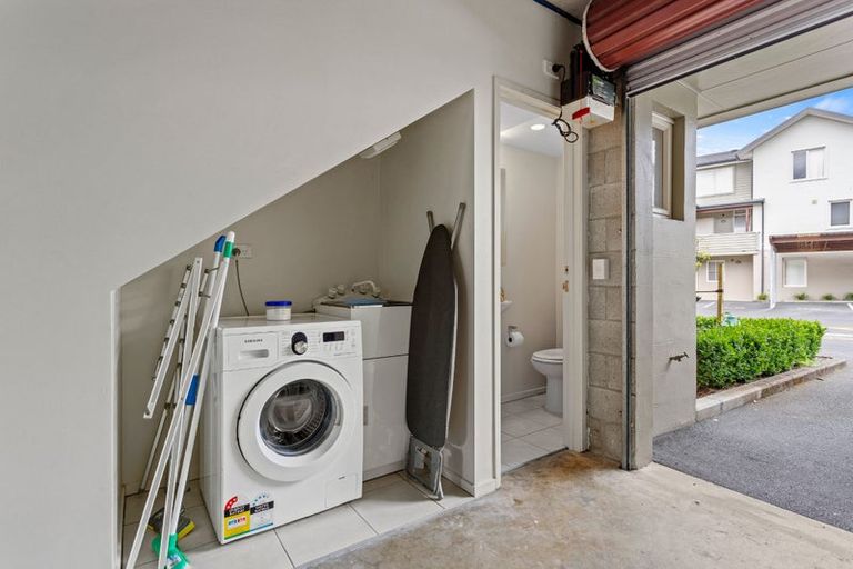 Photo of property in 31 Opito Way, East Tamaki, Auckland, 2013