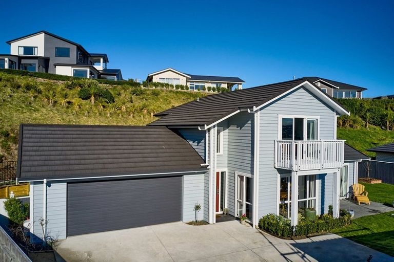 Photo of property in 28 Margaret Shields Avenue, Aotea, Porirua, 5024