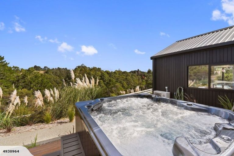 Photo of property in 1237 East Coast Road, Redvale, Albany, 0794