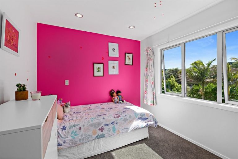Photo of property in 32 John Downs Drive, Browns Bay, Auckland, 0630