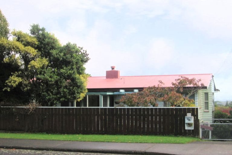 Photo of property in 72 Winara Avenue, Waikanae, 5036