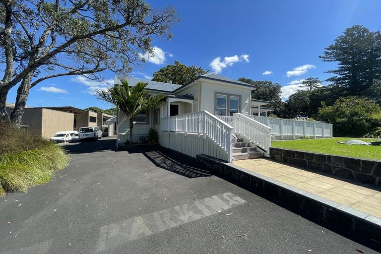 Photo of property in 212 Lake Road, Northcote, Auckland, 0627