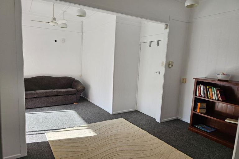 Photo of property in 61 Rimu Street, New Lynn, Auckland, 0600