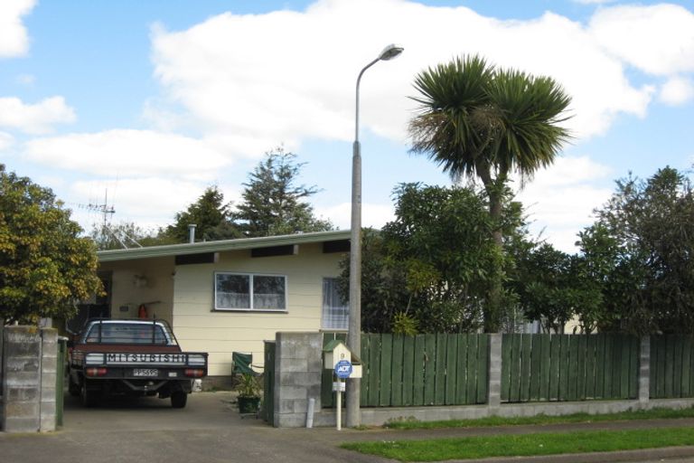 Photo of property in 9 Walker Crescent, Bulls, 4818