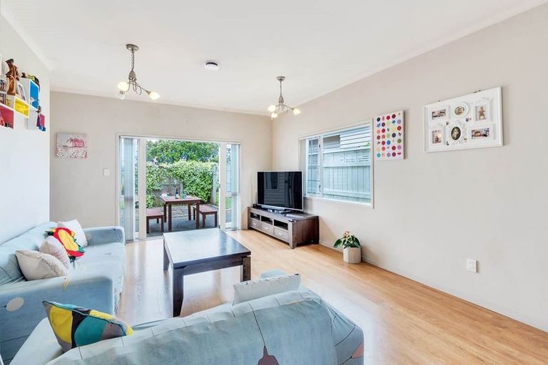 Photo of property in 10 Mulvaney Crescent, Henderson, Auckland, 0612