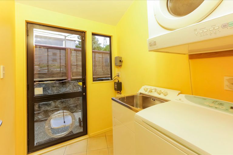 Photo of property in 123 Golf Road, Titirangi, Auckland, 0600