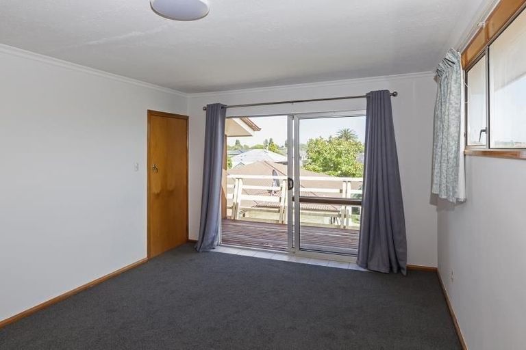 Photo of property in 11 Eglinton Street, Avondale, Christchurch, 8061