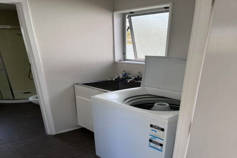 Photo of property in 15 Lyford Crescent, Sunnynook, Auckland, 0620