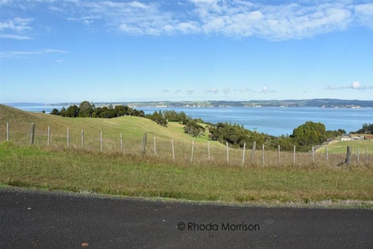 Photo of property in 11 Te Wairoa Lane, Tinopai, 0593