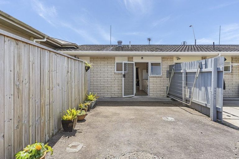 Photo of property in 3/220 Coronation Avenue, Welbourn, New Plymouth, 4310