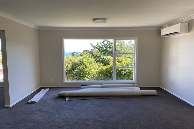 Photo of property in 15 Pekanga Road, Normandale, Lower Hutt, 5010