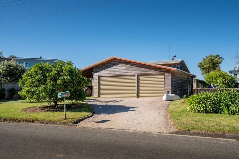 Photo of property in 266 Patons Rock Road, Patons Rock, Takaka, 7182