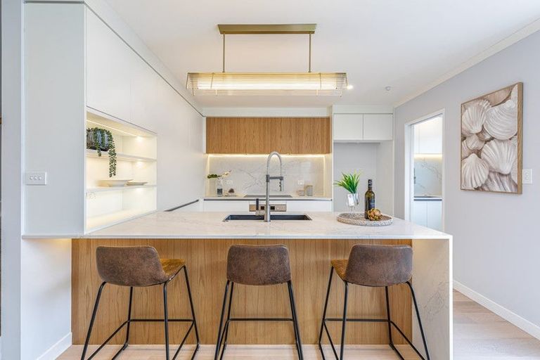 Photo of property in 123c Forrest Hill Road, Forrest Hill, Auckland, 0620