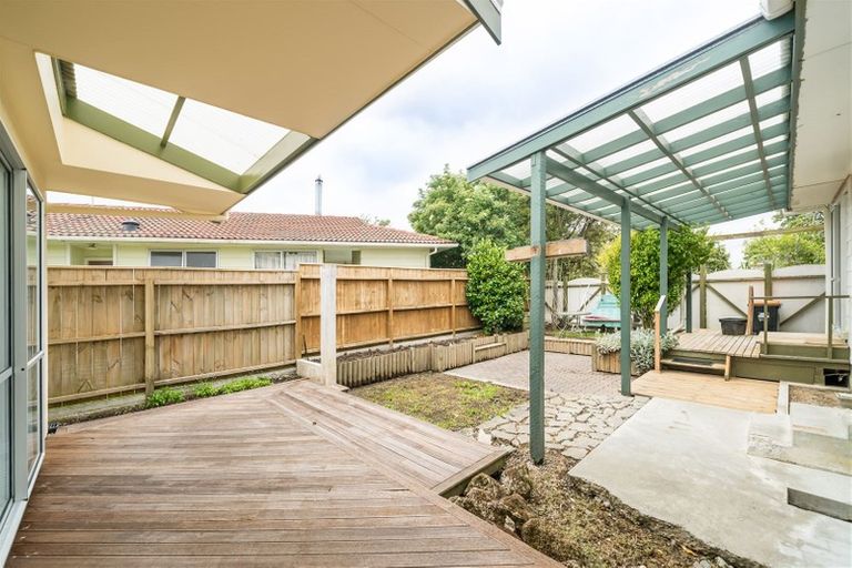 Photo of property in 104 Apollo Parade, Milson, Palmerston North, 4414