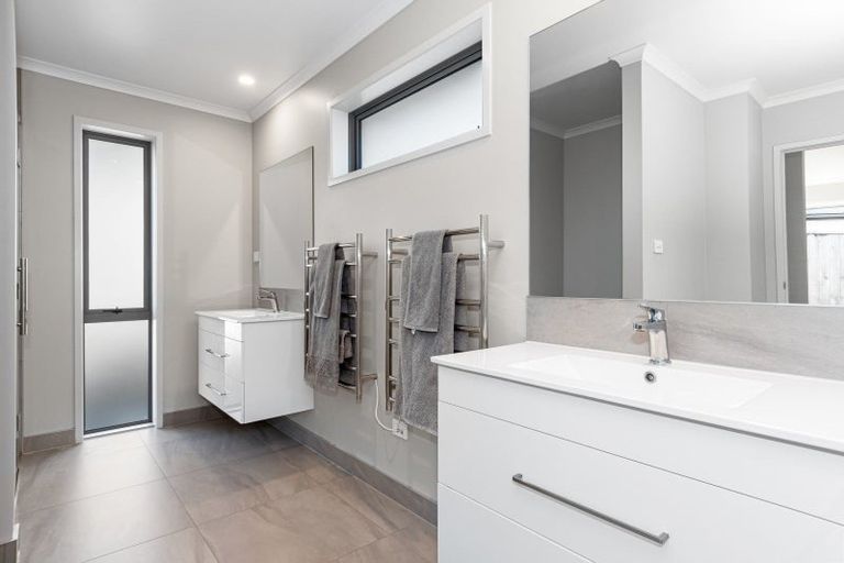 Photo of property in 120 Whakaturou Crescent, Pyes Pa, Tauranga, 3112