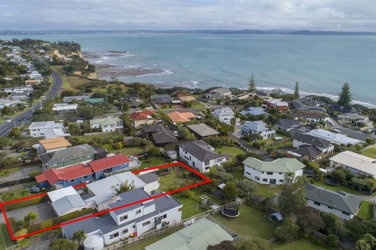 Photo of property in 1300 Whangaparaoa Road, Army Bay, Whangaparaoa, 0930