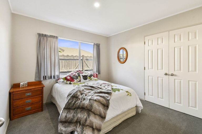 Photo of property in 38 Perotti Place, Conifer Grove, Takanini, 2112