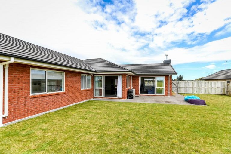 Photo of property in 14 Ryder Drive, Waiwhakaiho, New Plymouth, 4312