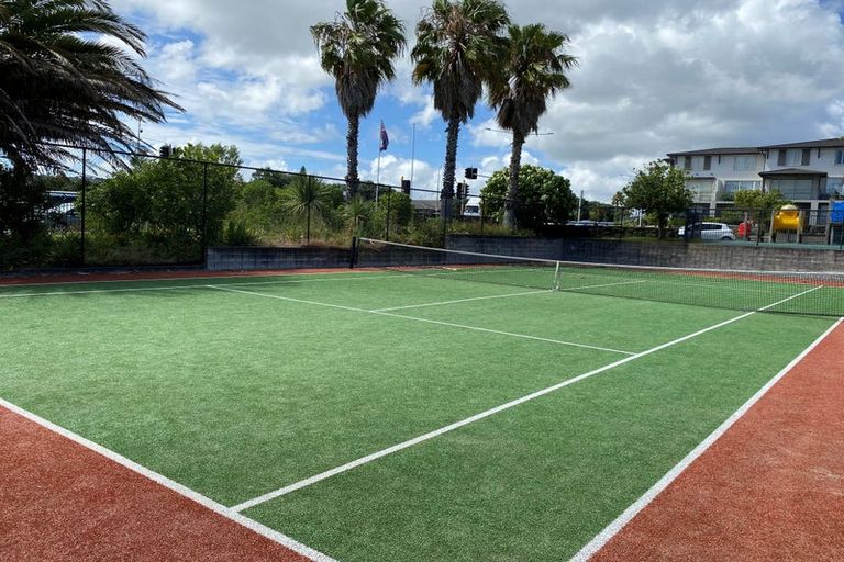 Photo of property in 38 Opito Way, East Tamaki, Auckland, 2013