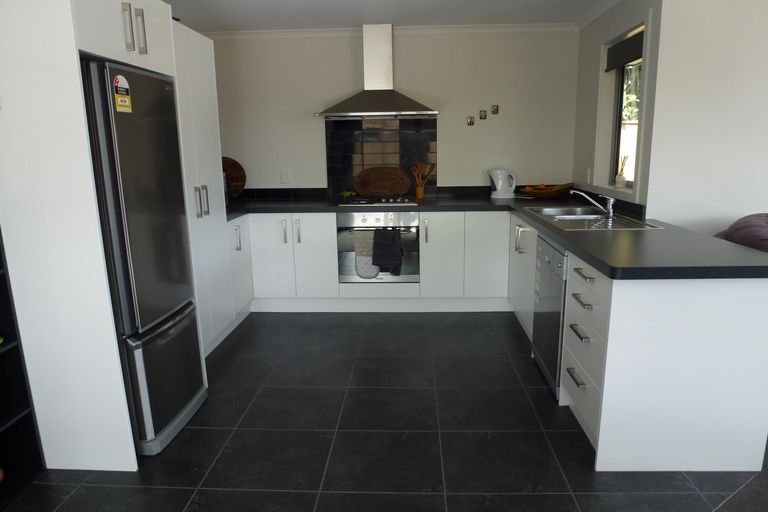 Photo of property in 49 Weston Avenue, Roslyn, Palmerston North, 4414