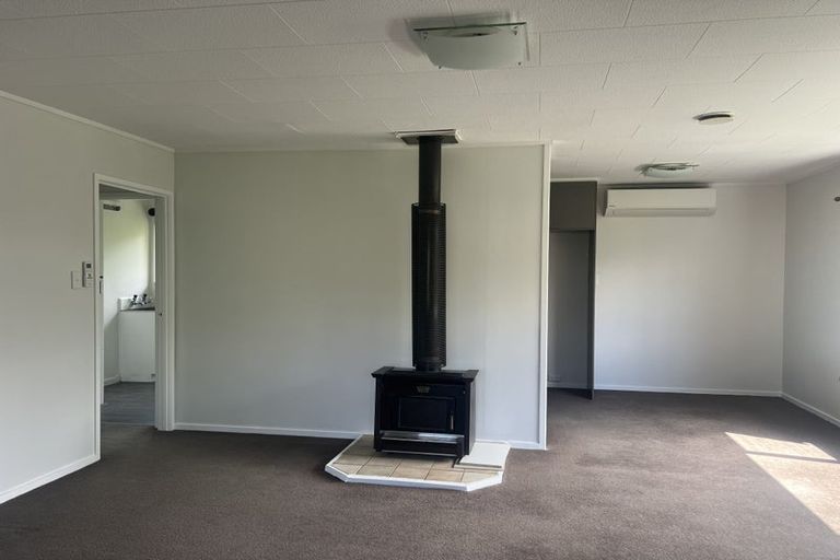 Photo of property in 9 Bishop Street, Green Bay, Auckland, 0604