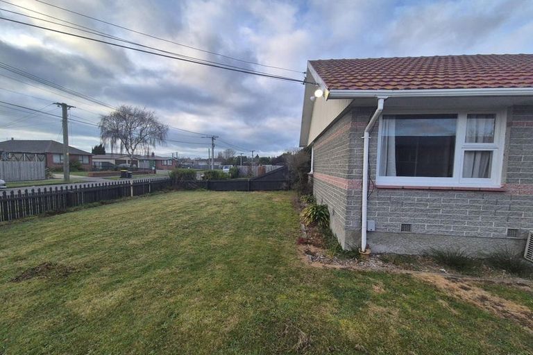 Photo of property in 6 Wimborne Crescent, Aranui, Christchurch, 8061