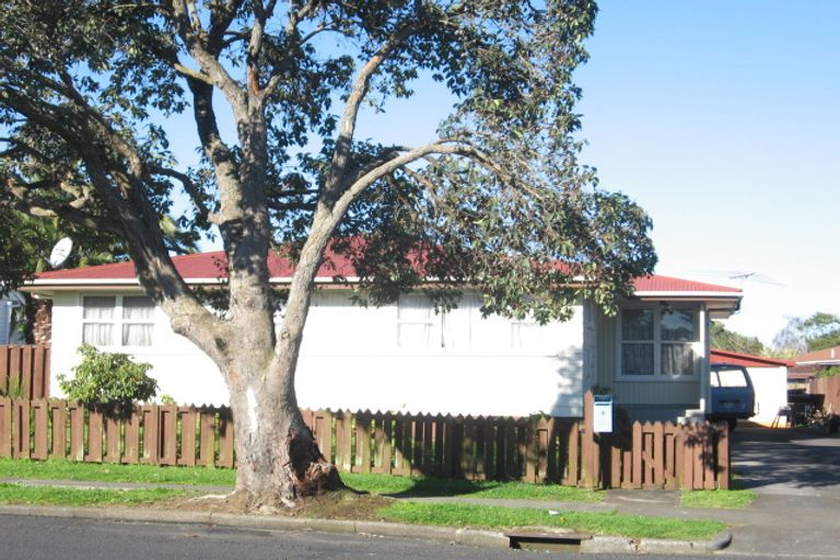 Photo of property in 8 Swallow Drive, Manurewa, Auckland, 2102