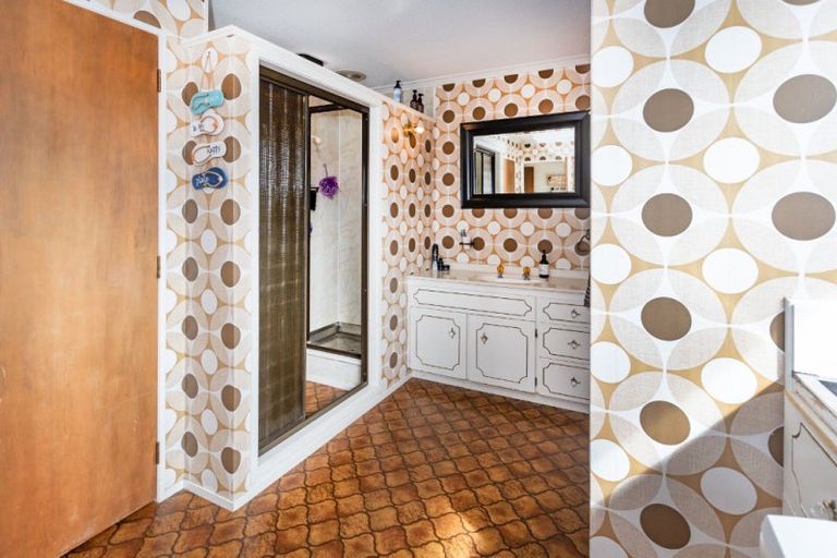 Photo of property in 320 Ocean Road, Whangamata, 3620