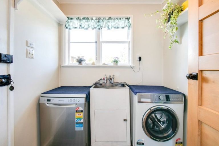 Photo of property in 48 Russell Road, Marewa, Napier, 4110