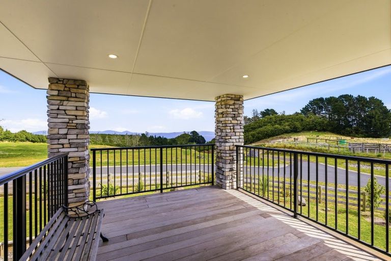 Photo of property in 1 Glendas Way, Acacia Bay, 3385