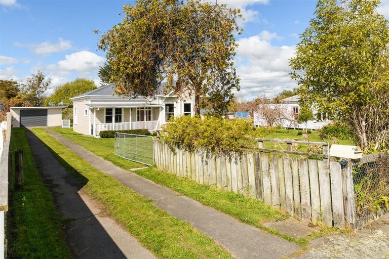 Photo of property in 8 Ngareta Street, Marton, 4710