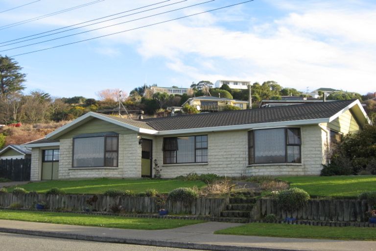 Photo of property in 100 Marine Parade, Bluff, 9814