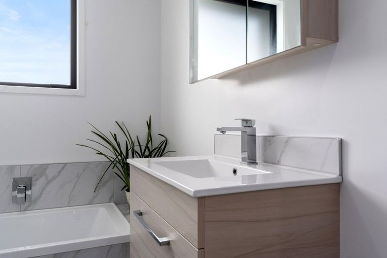 Photo of property in 60 Mohua Lane, Upper Riccarton, Christchurch, 8041