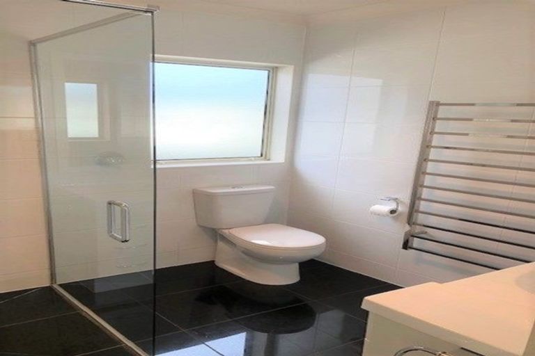 Photo of property in 20 Quadrant Heights, Paraparaumu, 5032