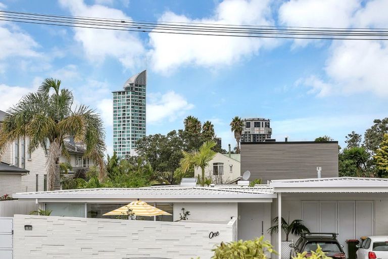 Photo of property in 5/19 Lake Pupuke Drive, Takapuna, Auckland, 0622