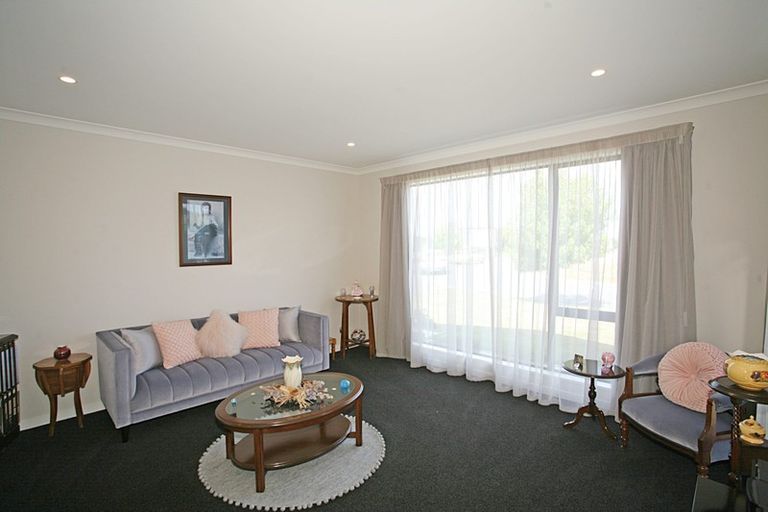 Photo of property in 18 Pistacia Place, Hornby, Christchurch, 8025