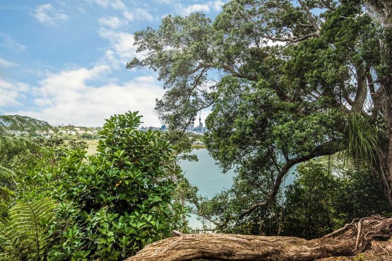 Photo of property in 69 Ngataringa Road, Devonport, Auckland, 0624