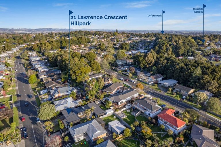 Photo of property in 21 Lawrence Crescent, Hillpark, Auckland, 2102